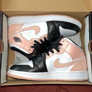 Air Jordan 1 Mid